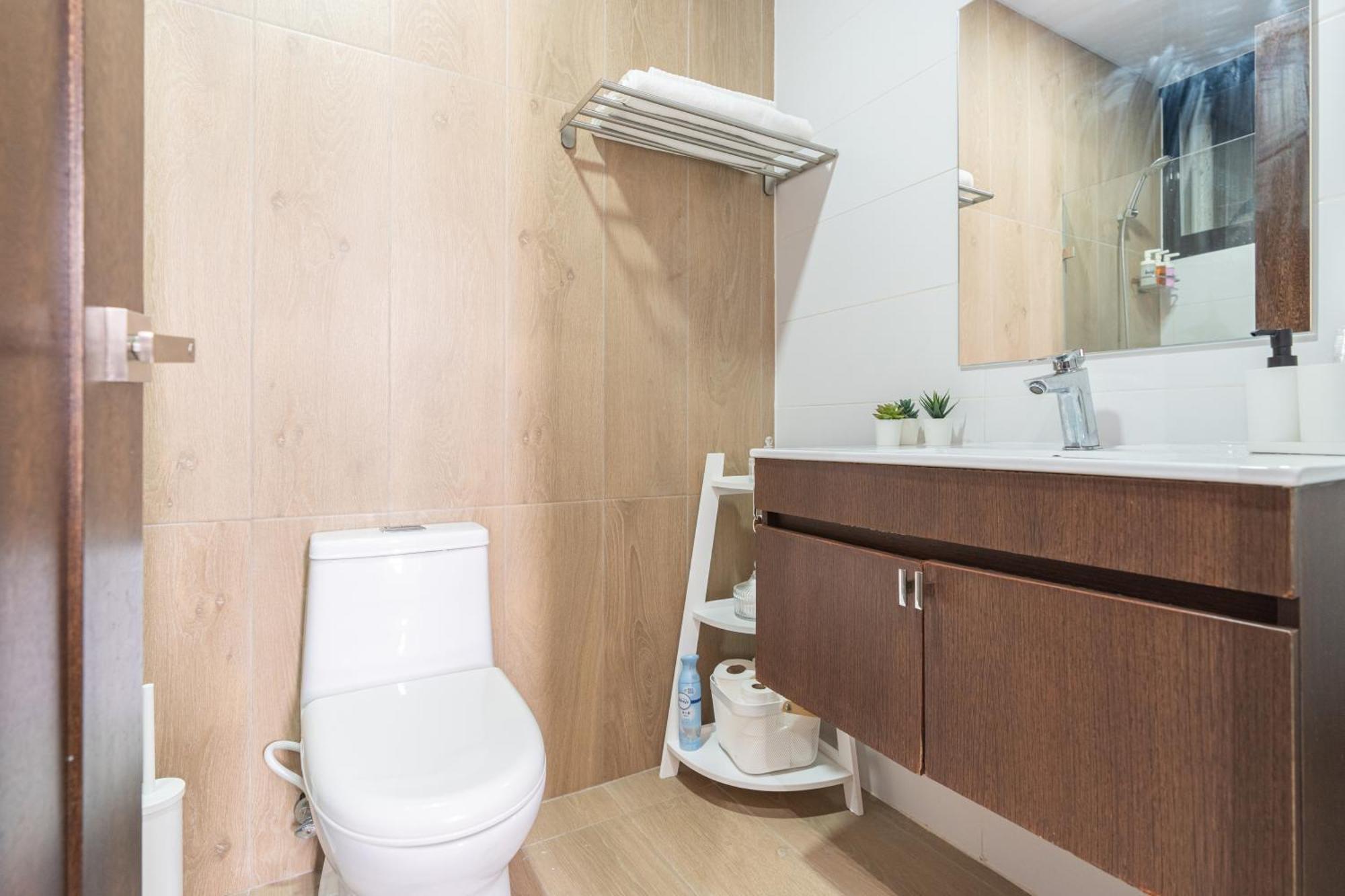 Modern Luxury Condo With Rooftop Pool & Gym ซานติอาโก เด ลอสกาบาเญโรส ภายนอก รูปภาพ