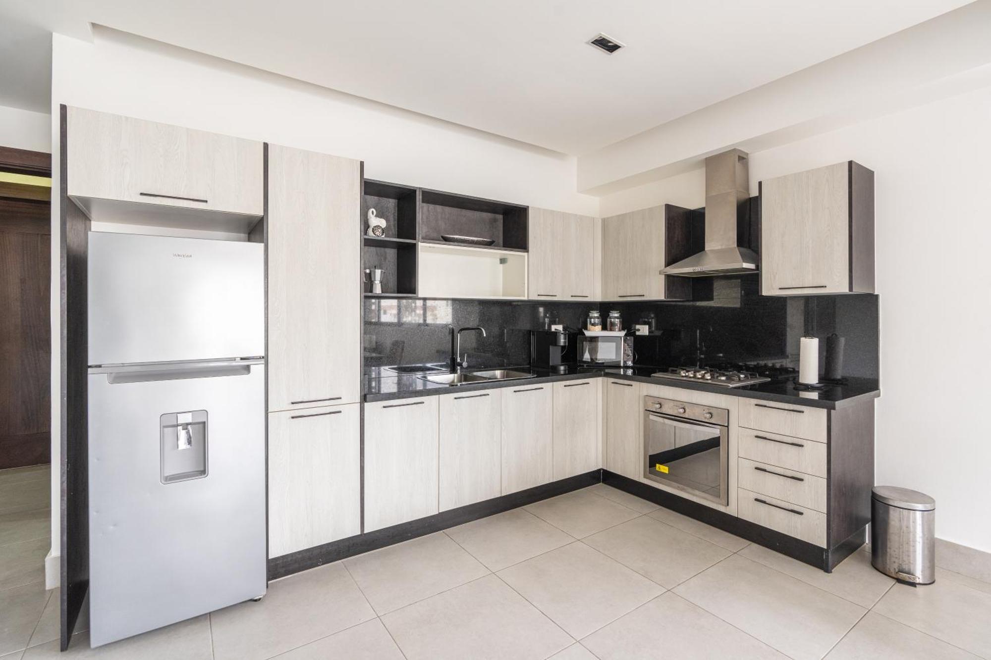 Modern Luxury Condo With Rooftop Pool & Gym ซานติอาโก เด ลอสกาบาเญโรส ภายนอก รูปภาพ
