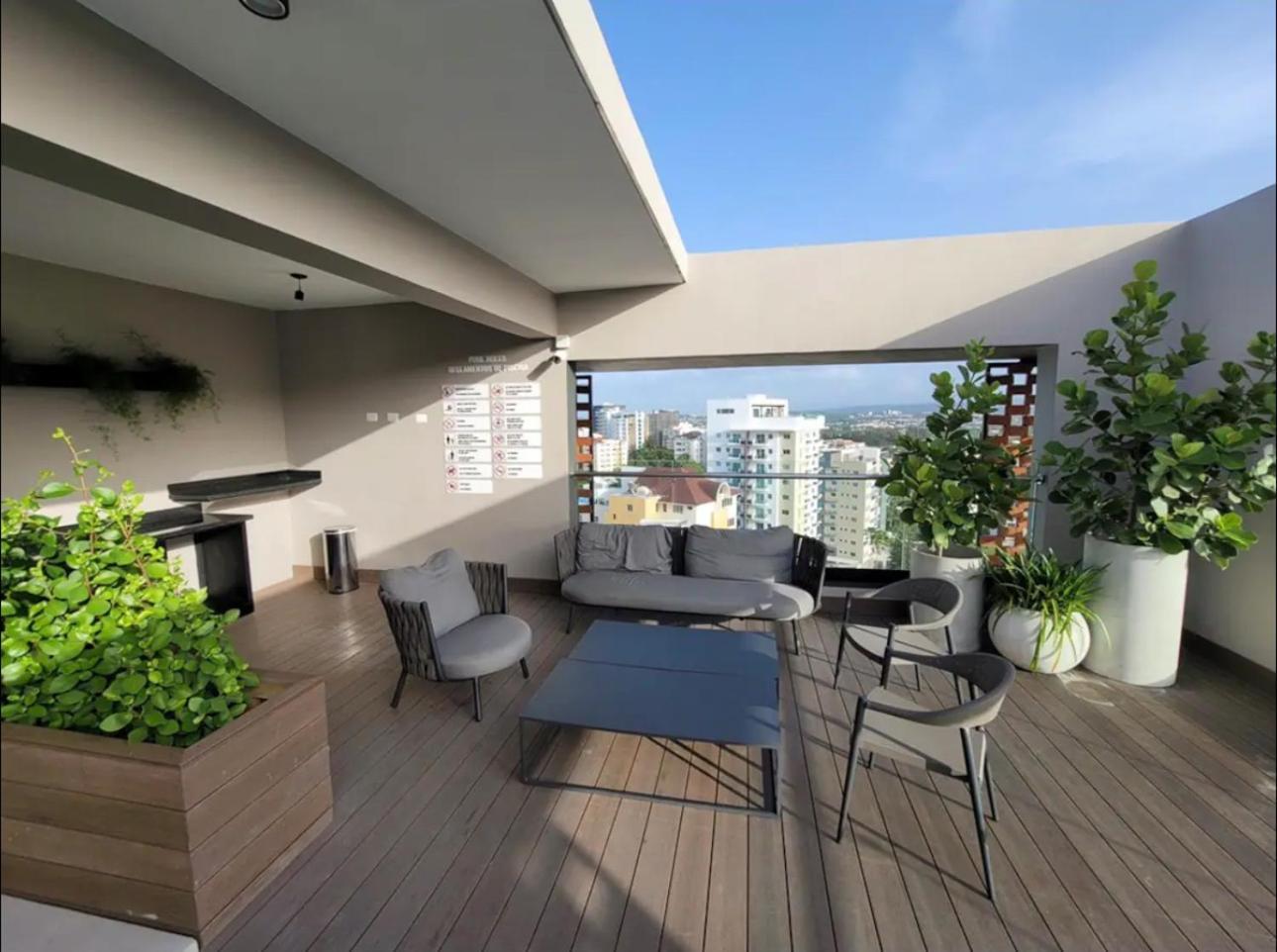 Modern Luxury Condo With Rooftop Pool & Gym ซานติอาโก เด ลอสกาบาเญโรส ภายนอก รูปภาพ